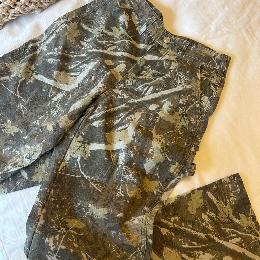 Women’s Camo Cargo Pants